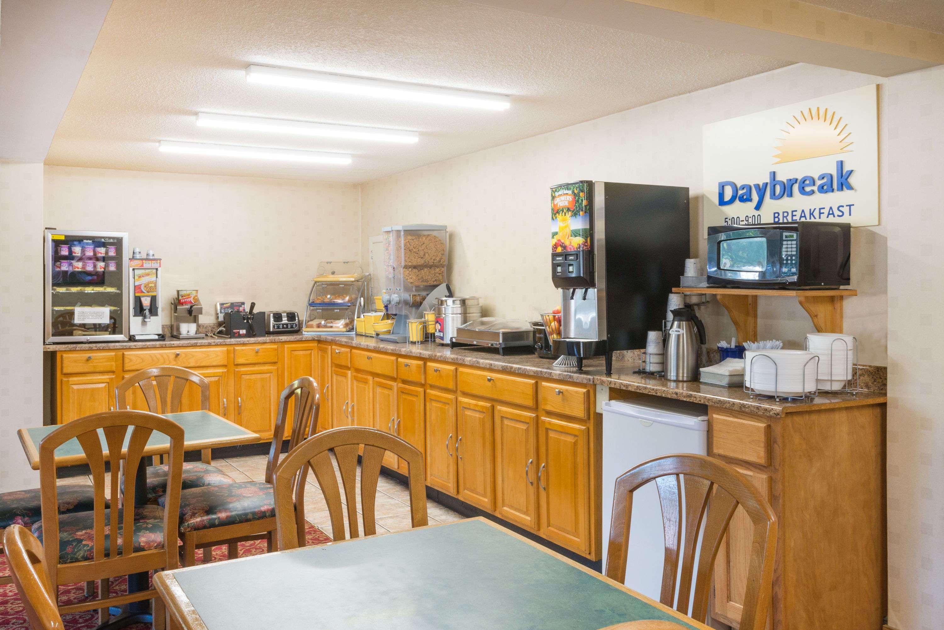 Days Inn By Wyndham Paintsville Exterior foto